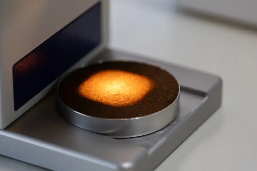 Controllo di un mix di caffè macinato Coind